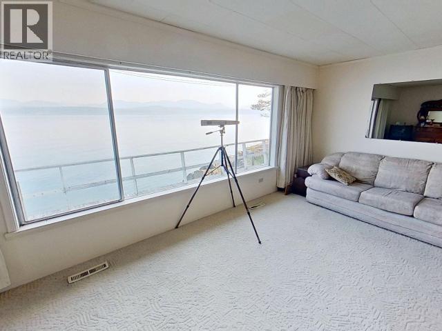 2617 Smelter Ave, Texada Island, BC - Indoor