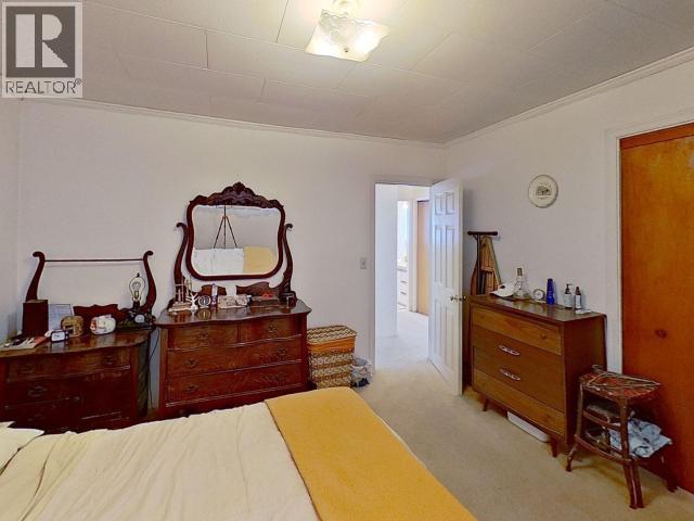 2617 Smelter Ave, Texada Island, BC - Indoor Photo Showing Bedroom