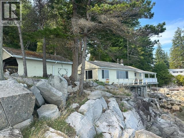 2617 Smelter Ave, Texada Island, BC - Outdoor