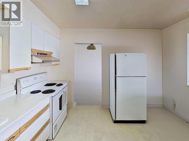 2617 Smelter Ave, Texada Island, BC - Indoor Photo Showing Kitchen