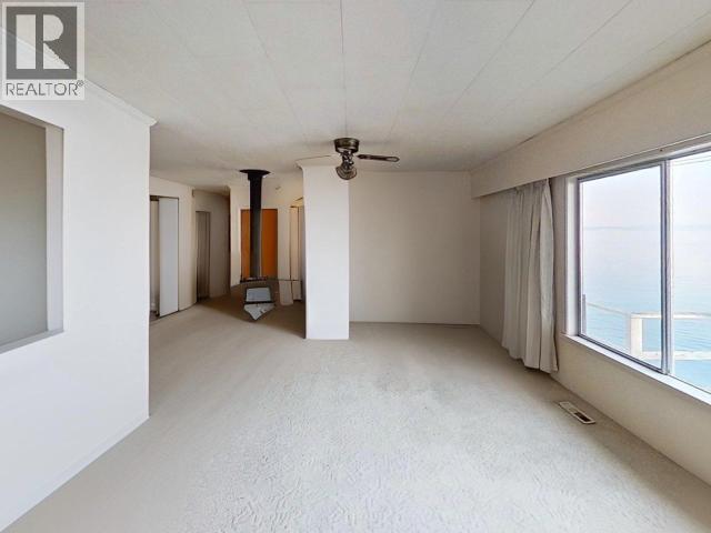 2617 Smelter Ave, Texada Island, BC - Indoor Photo Showing Other Room