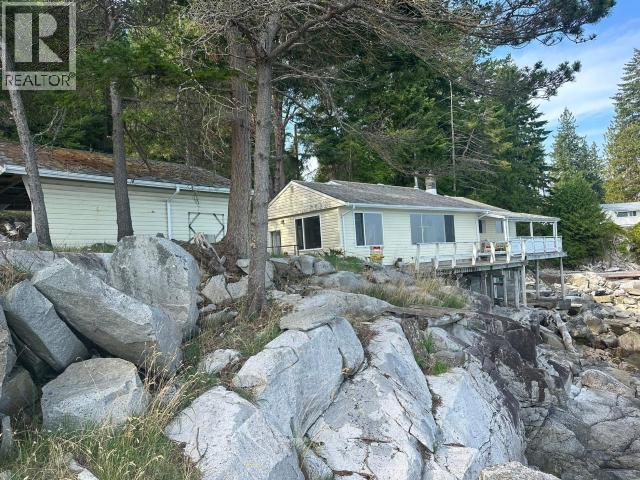 2617 Smelter Ave, Texada Island, BC - Outdoor