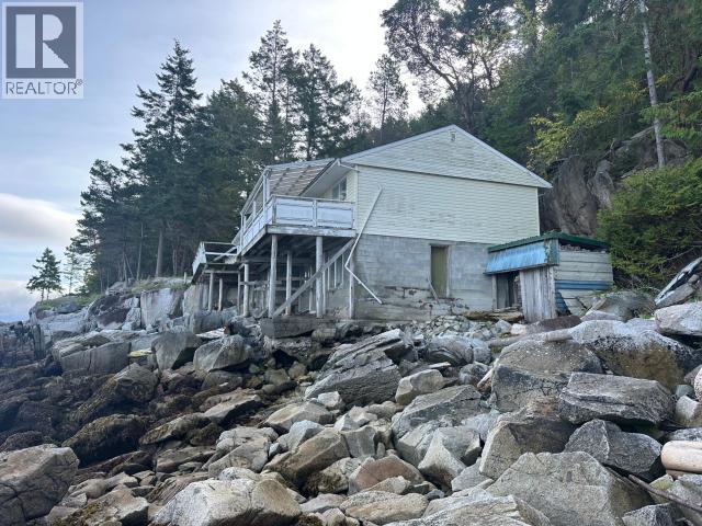 2617 Smelter Ave, Texada Island, BC - Outdoor