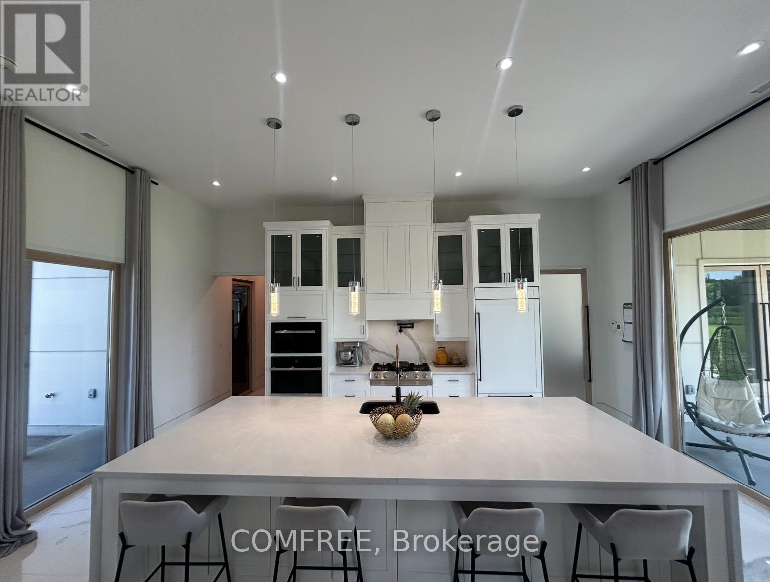 4252 Burnside Line, Severn, ON - Indoor Photo Showing Kitchen