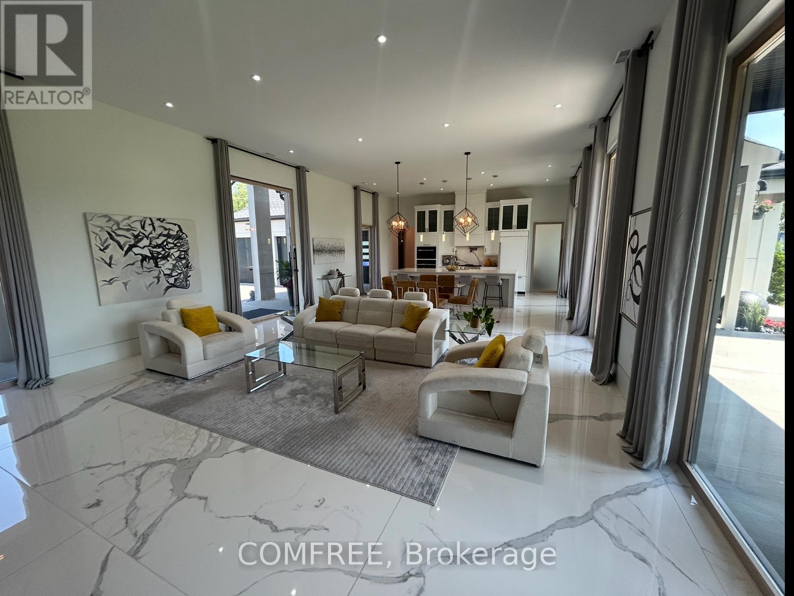 4252 Burnside Line, Severn, ON - Indoor Photo Showing Other Room