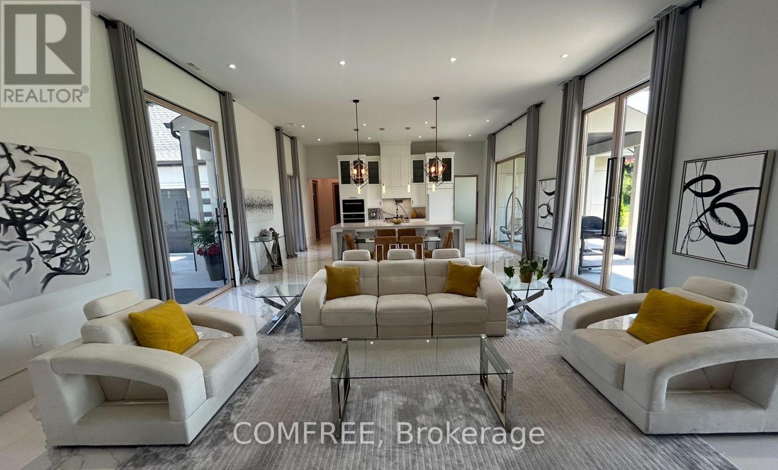 4252 Burnside Line, Severn, ON - Indoor Photo Showing Living Room