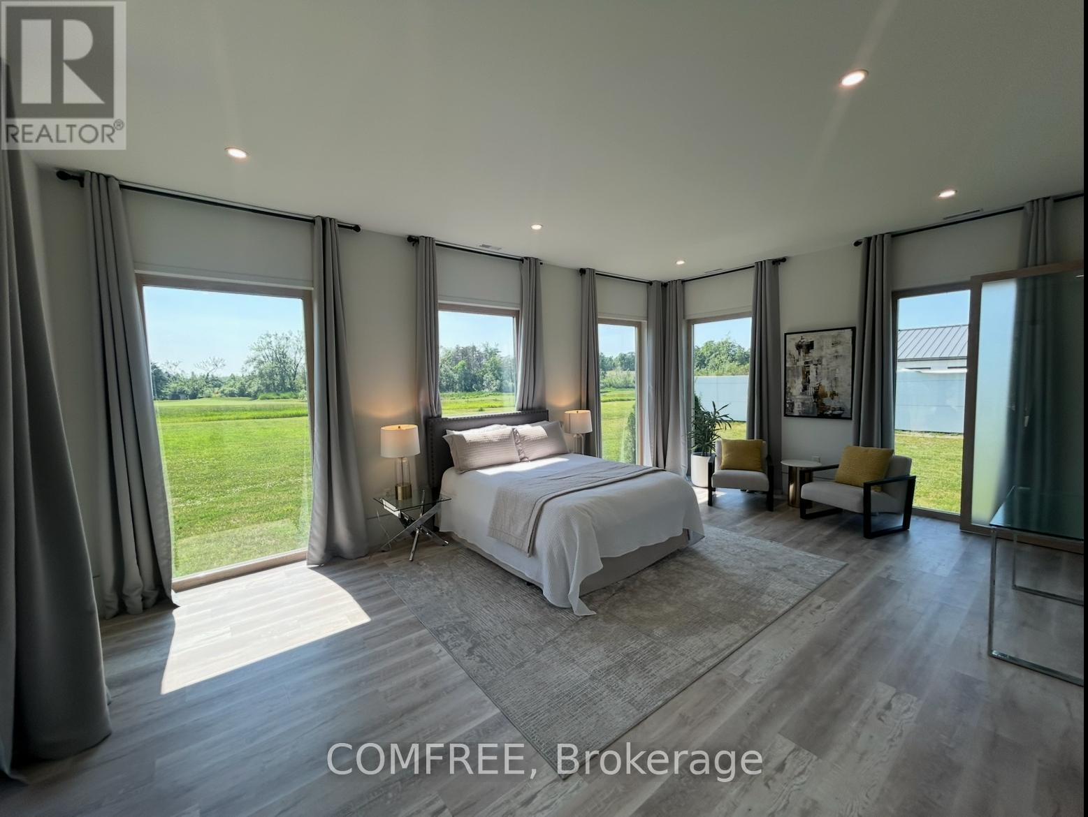 4252 Burnside Line, Severn, ON - Indoor Photo Showing Bedroom