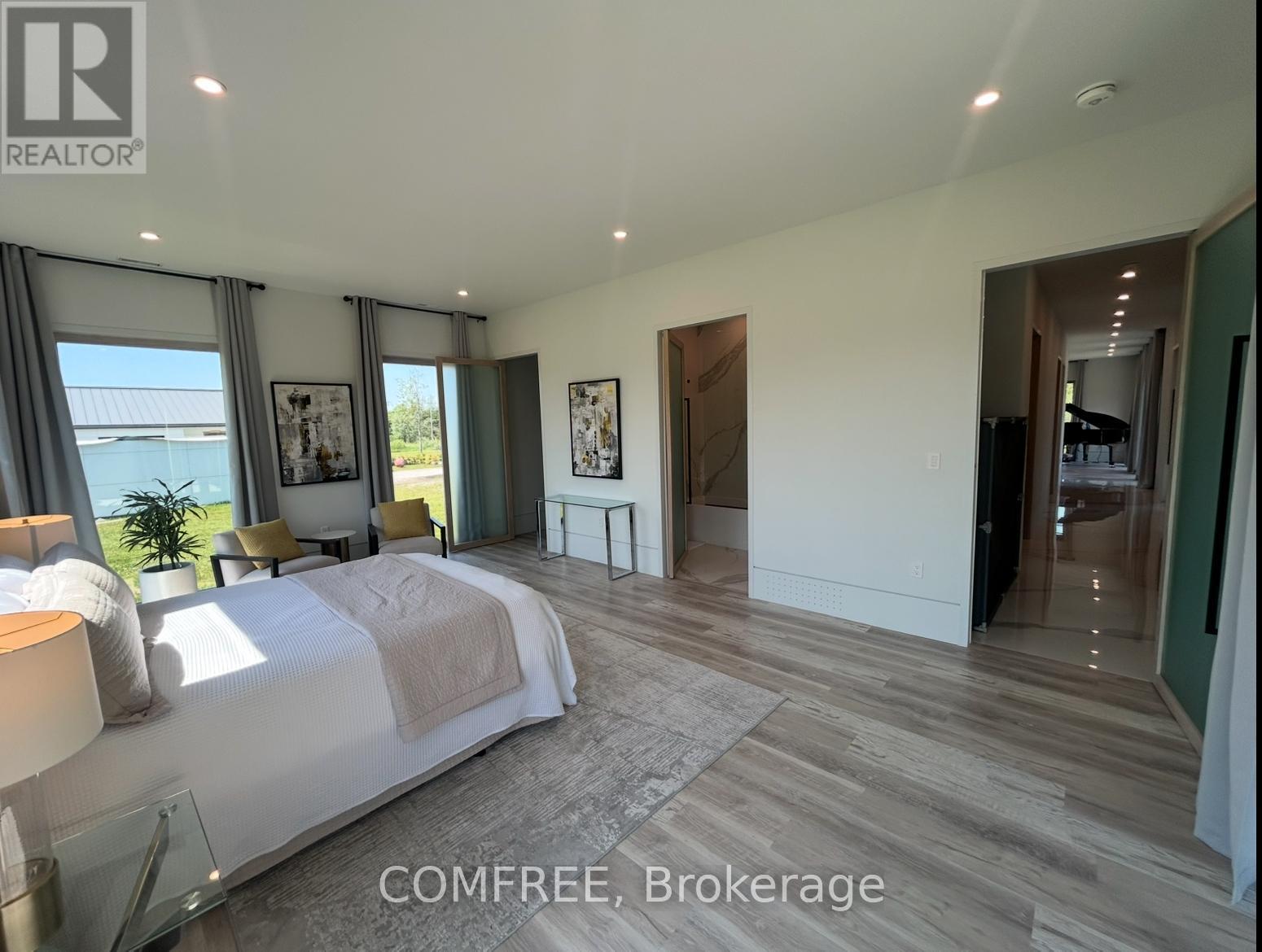 4252 Burnside Line, Severn, ON - Indoor Photo Showing Bedroom