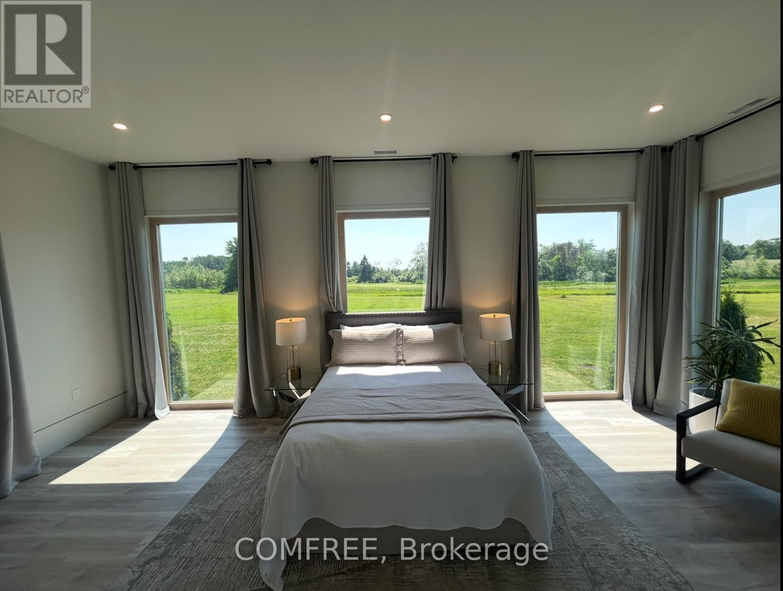 4252 Burnside Line, Severn, ON - Indoor Photo Showing Bedroom