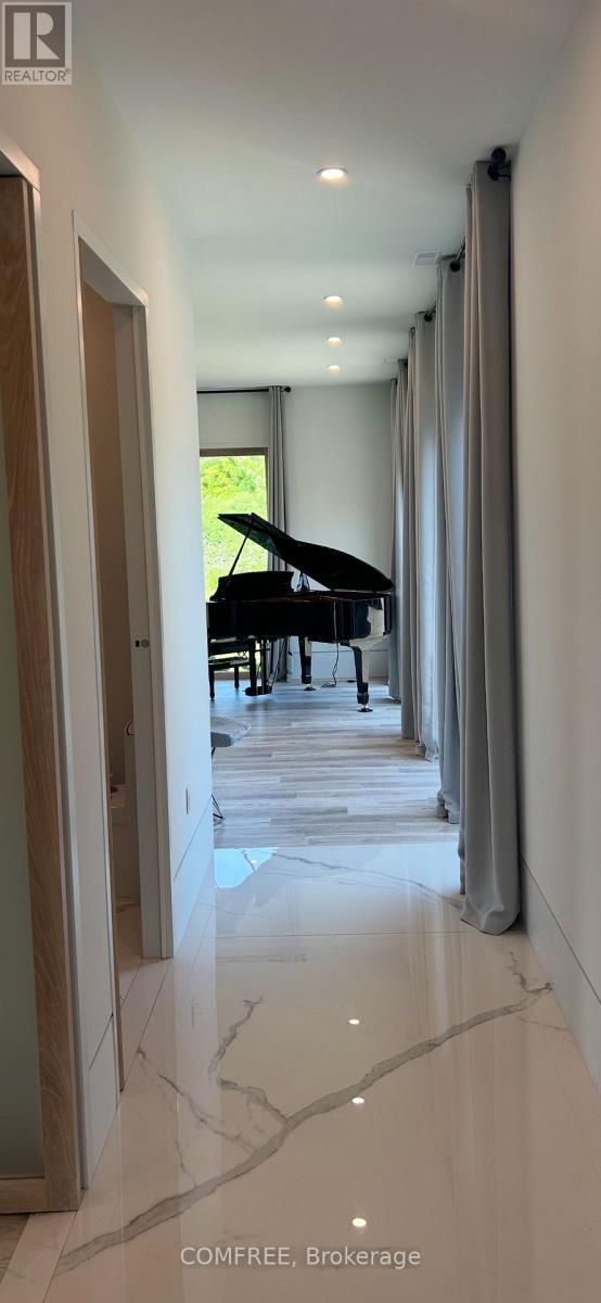 4252 Burnside Line, Severn, ON - Indoor Photo Showing Other Room