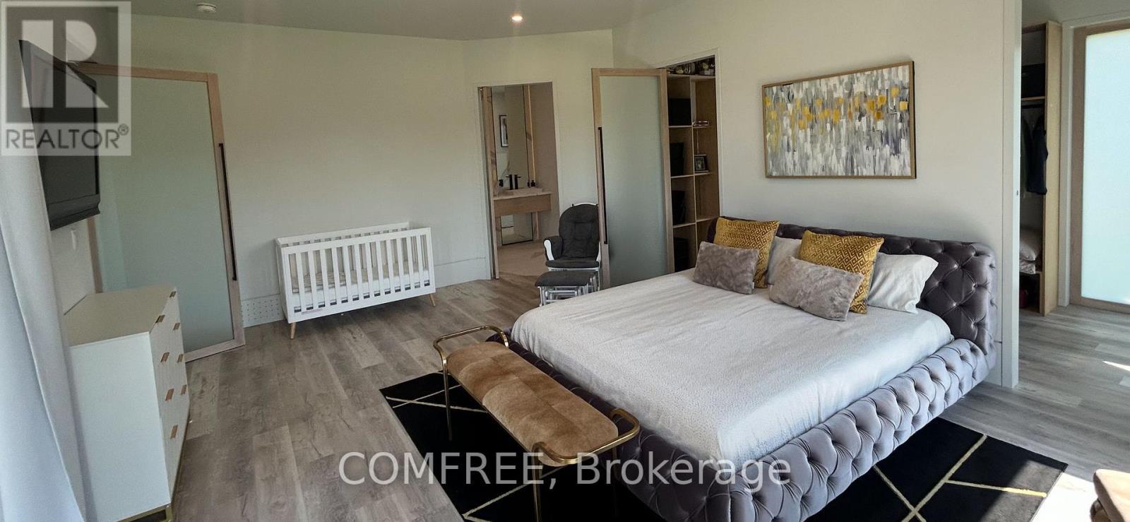 4252 Burnside Line, Severn, ON - Indoor Photo Showing Bedroom