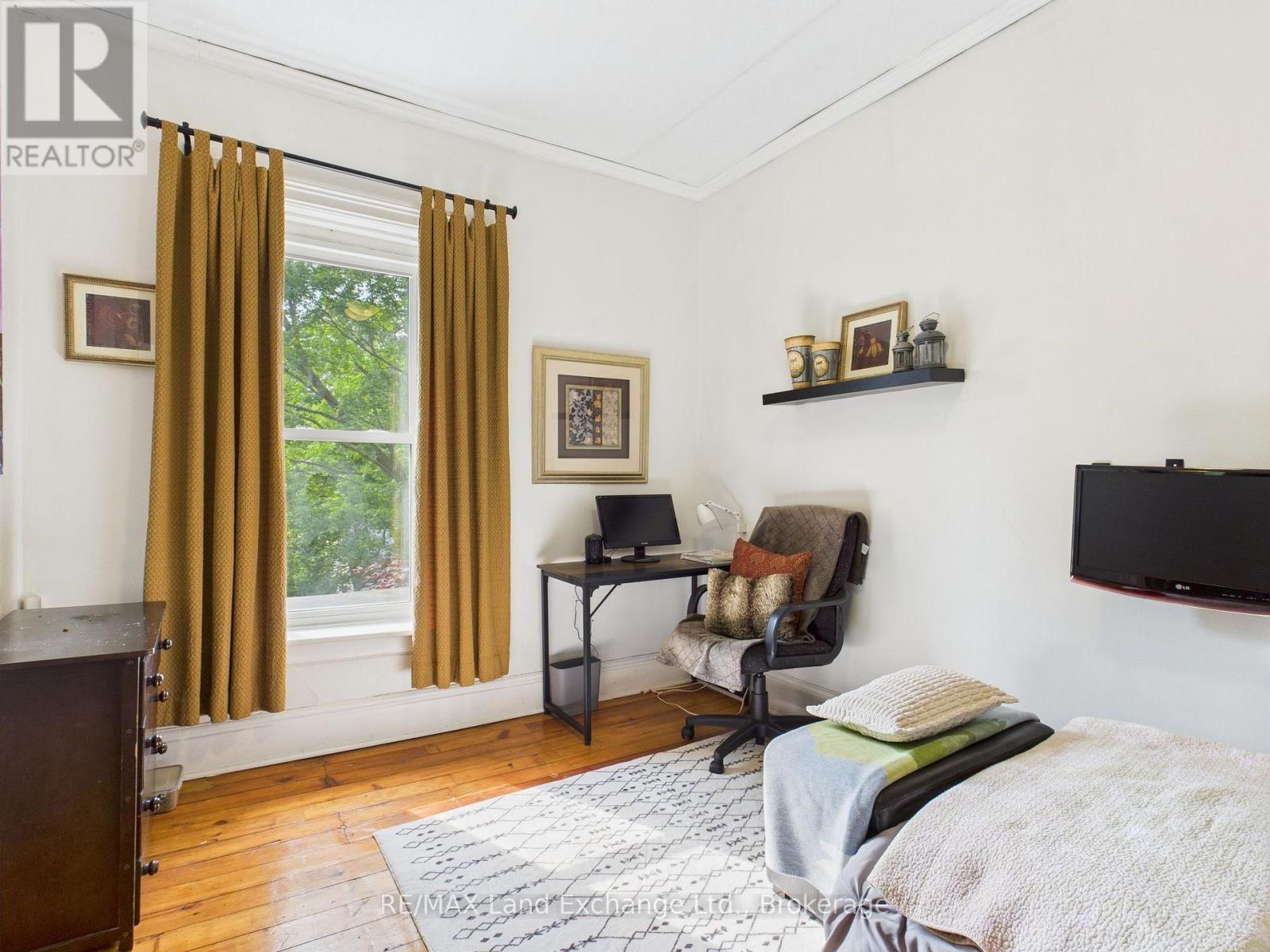 20 Queen Street, Huron-Kinloss, ON - Indoor Photo Showing Bedroom