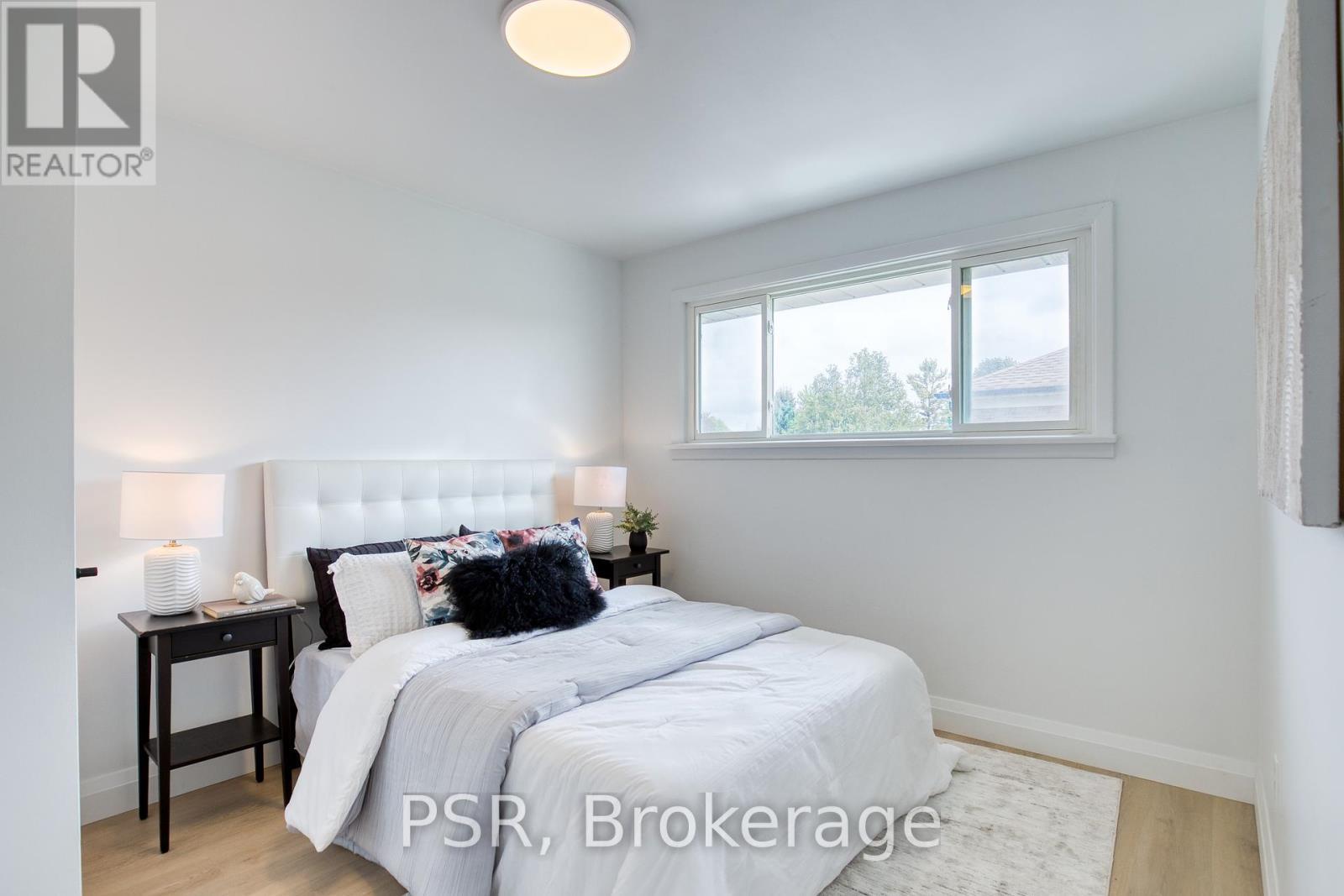 514 Krug Street, Kitchener, ON - Indoor Photo Showing Bedroom