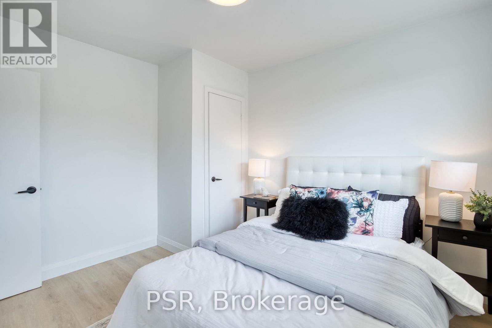 514 Krug Street, Kitchener, ON - Indoor Photo Showing Bedroom