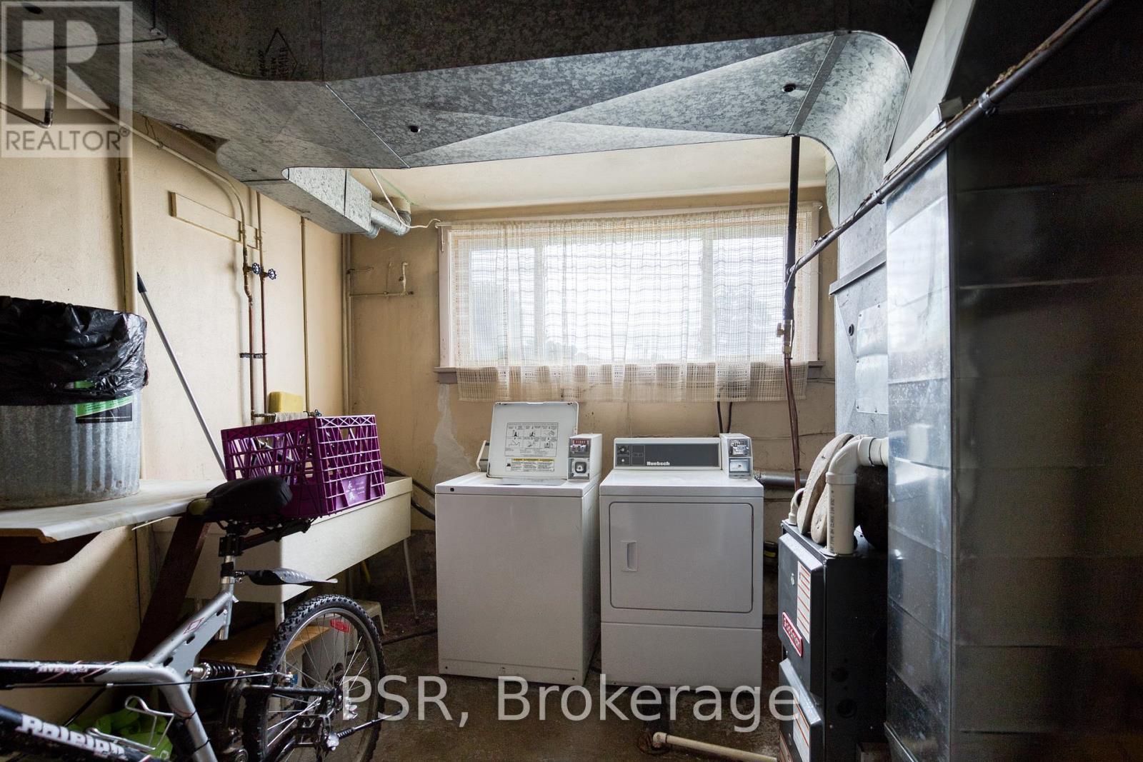 514 Krug Street, Kitchener, ON - Indoor Photo Showing Laundry Room