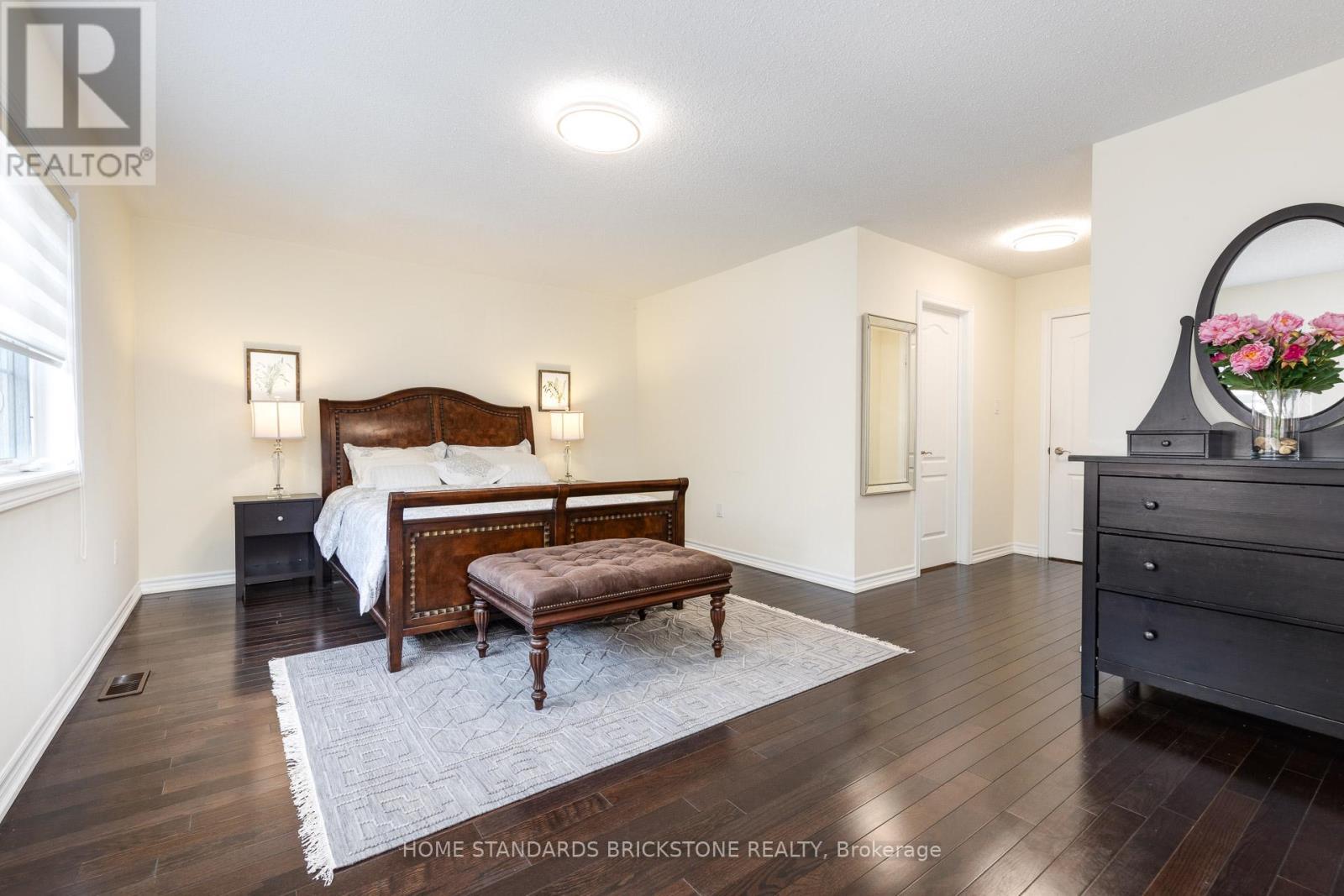 28 - 8777 Dufferin Street, Vaughan, ON - Indoor Photo Showing Bedroom