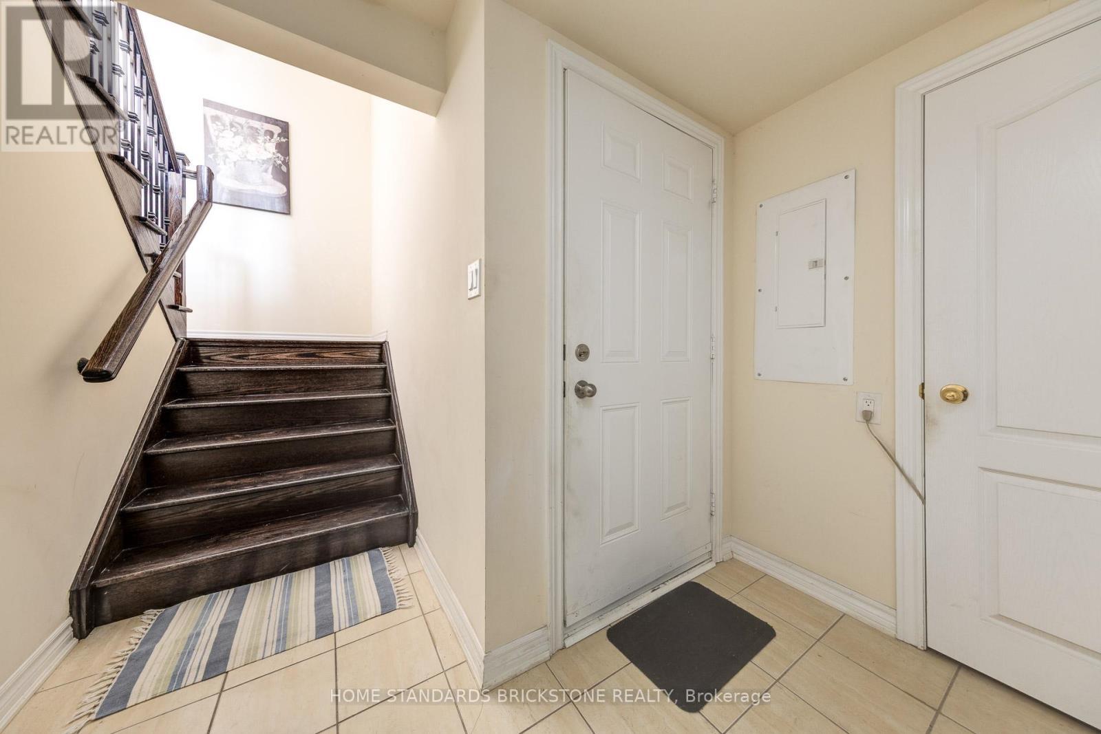 28 - 8777 Dufferin Street, Vaughan, ON - Indoor Photo Showing Other Room
