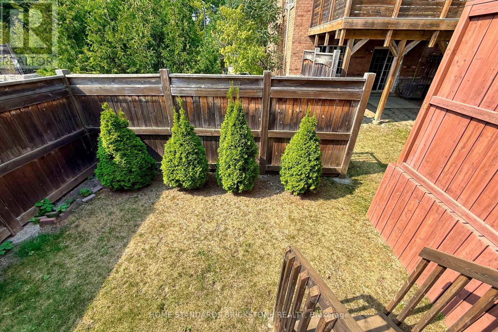 28 - 8777 Dufferin Street, Vaughan, ON - Outdoor