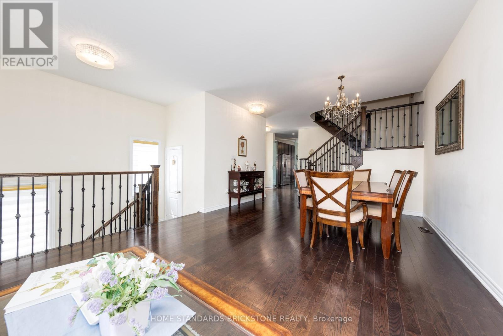 28 - 8777 Dufferin Street, Vaughan, ON - Indoor Photo Showing Dining Room