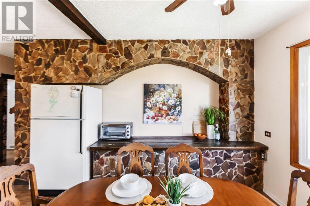 3201 Main Street, Blezard Valley, ON - Indoor Photo Showing Dining Room