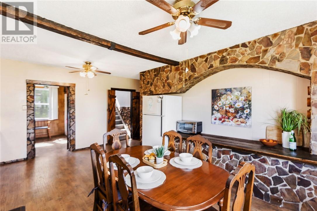 3201 Main Street, Blezard Valley, ON - Indoor Photo Showing Dining Room