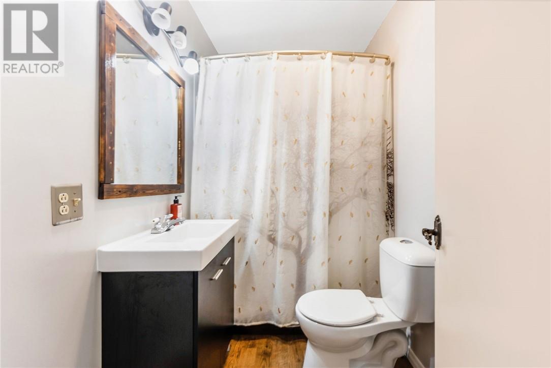 3201 Main Street, Blezard Valley, ON - Indoor Photo Showing Bathroom