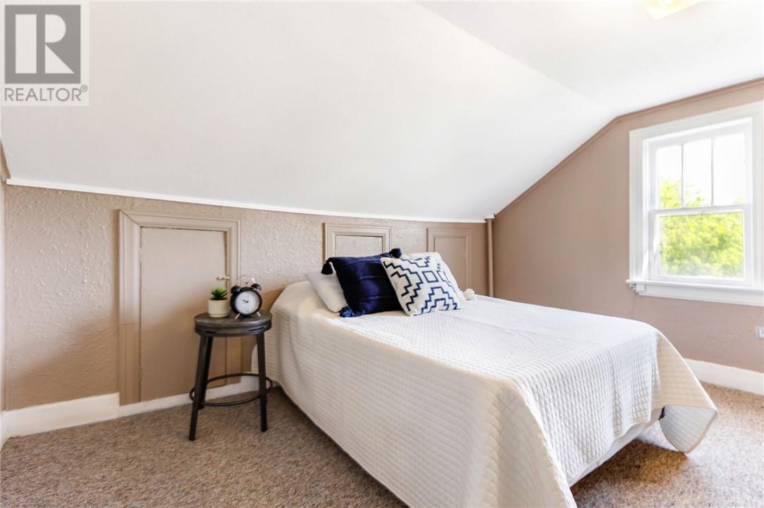 3201 Main Street, Blezard Valley, ON - Indoor Photo Showing Bedroom