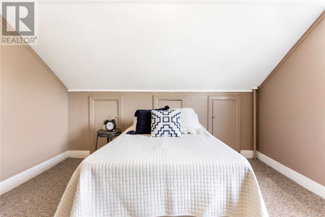 3201 Main Street, Blezard Valley, ON - Indoor Photo Showing Bedroom