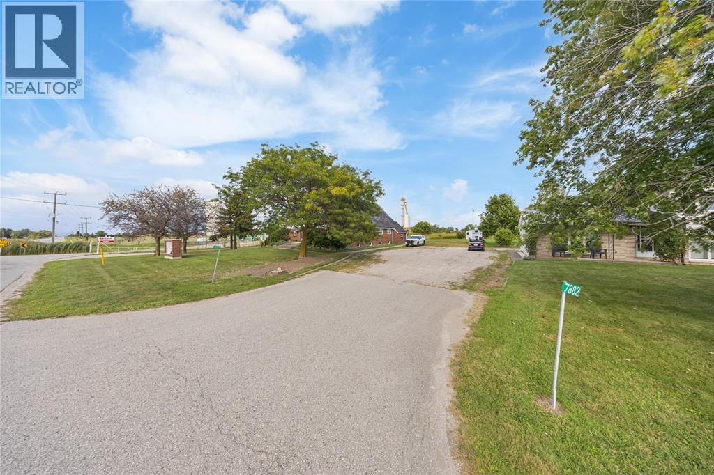 7884 Rawlings Road, Lambton Shores, ON