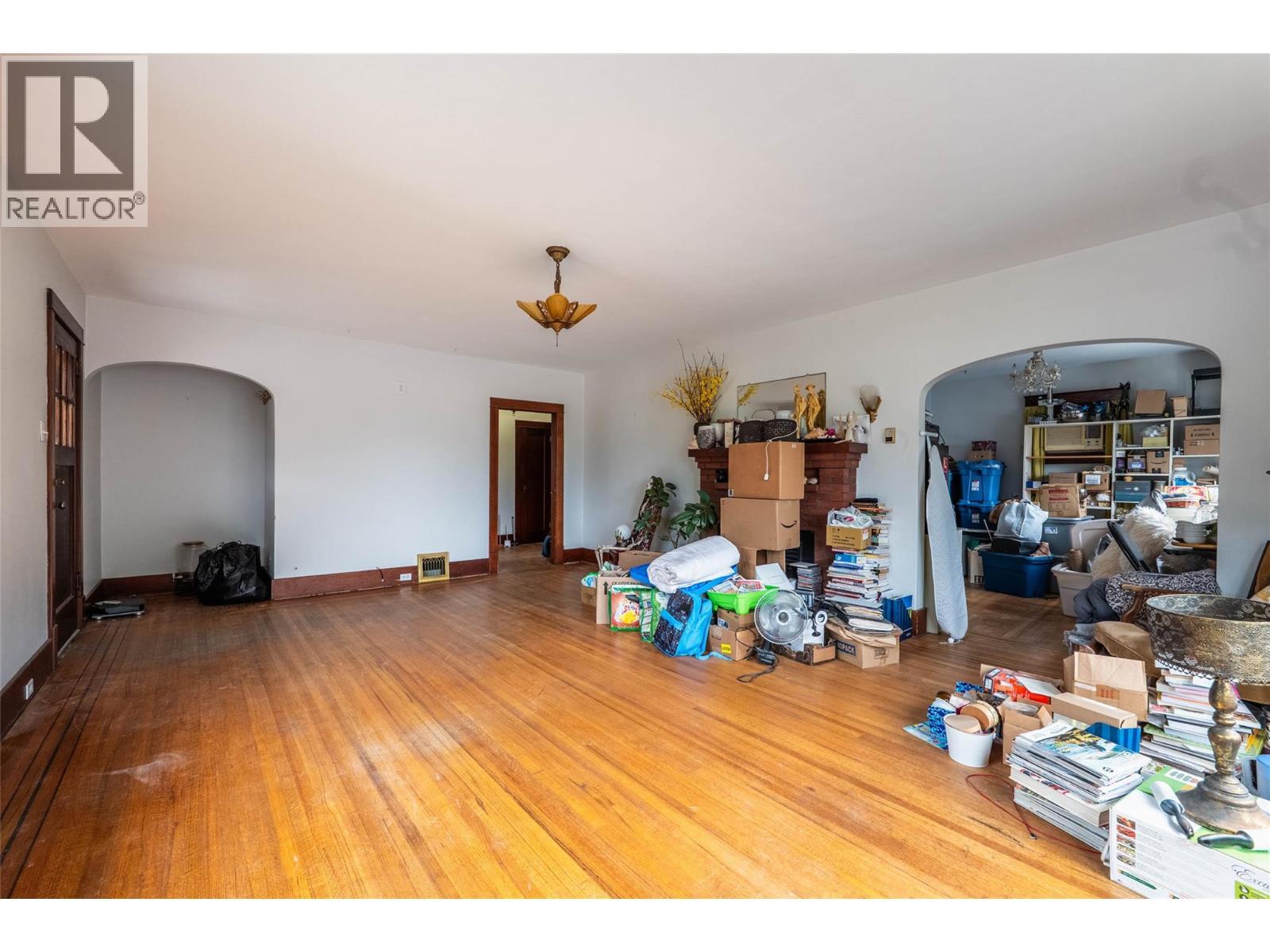 220-222 Vernon Street, Nelson, BC - Indoor