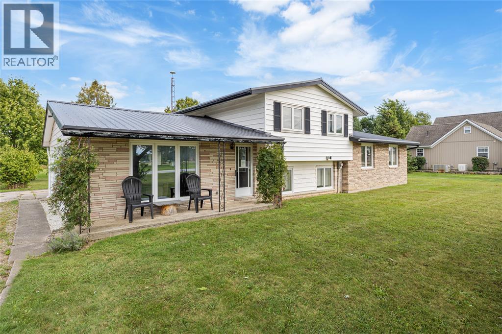 7884 Rawlings Road, Lambton Shores, ON - Outdoor