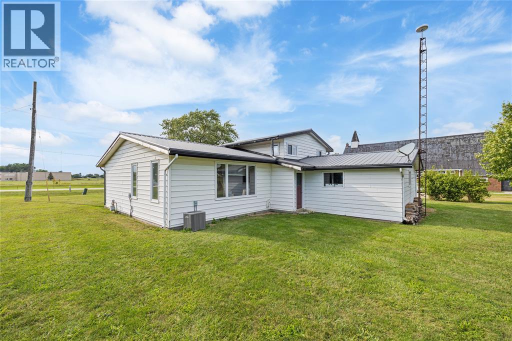 7884 Rawlings Road, Lambton Shores, ON - Outdoor
