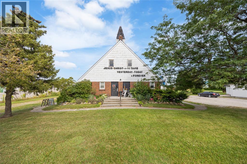 7884 Rawlings Road, Lambton Shores, ON - Outdoor