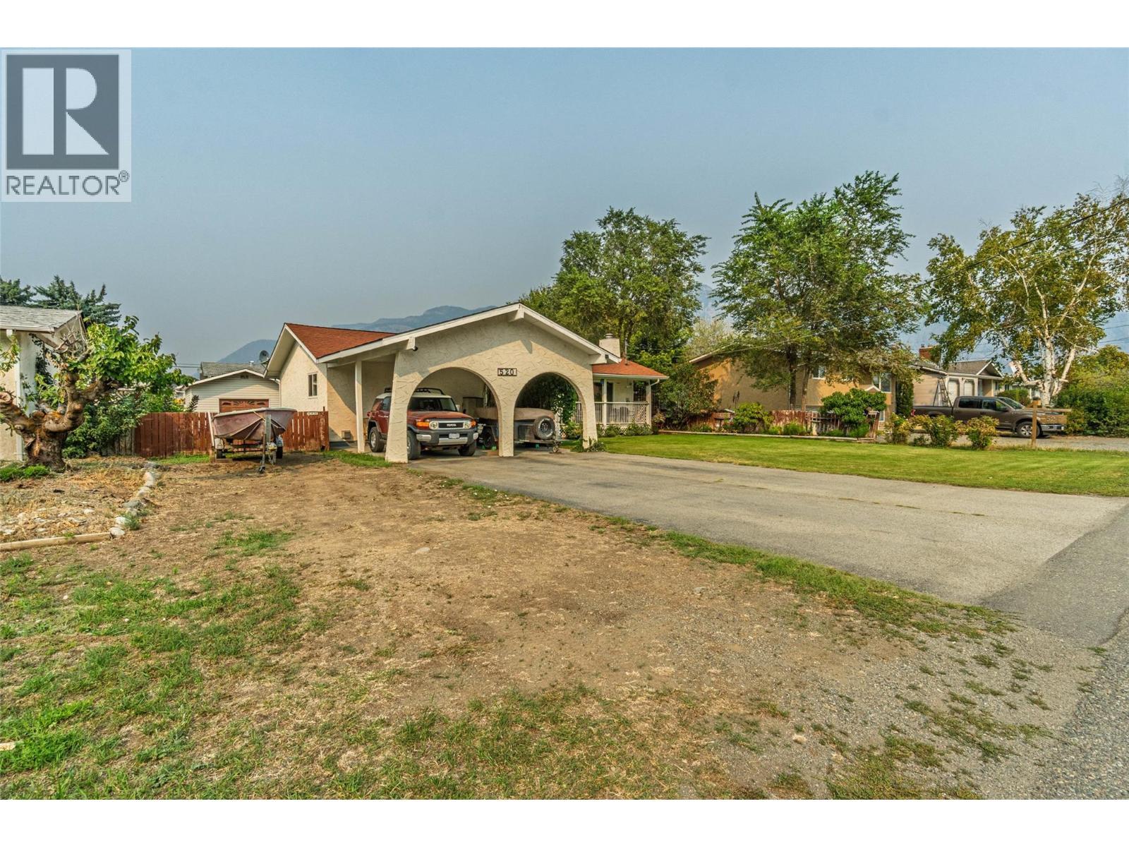 520 3Rd Avenue, Keremeos, BC - Outdoor With Deck Patio Veranda