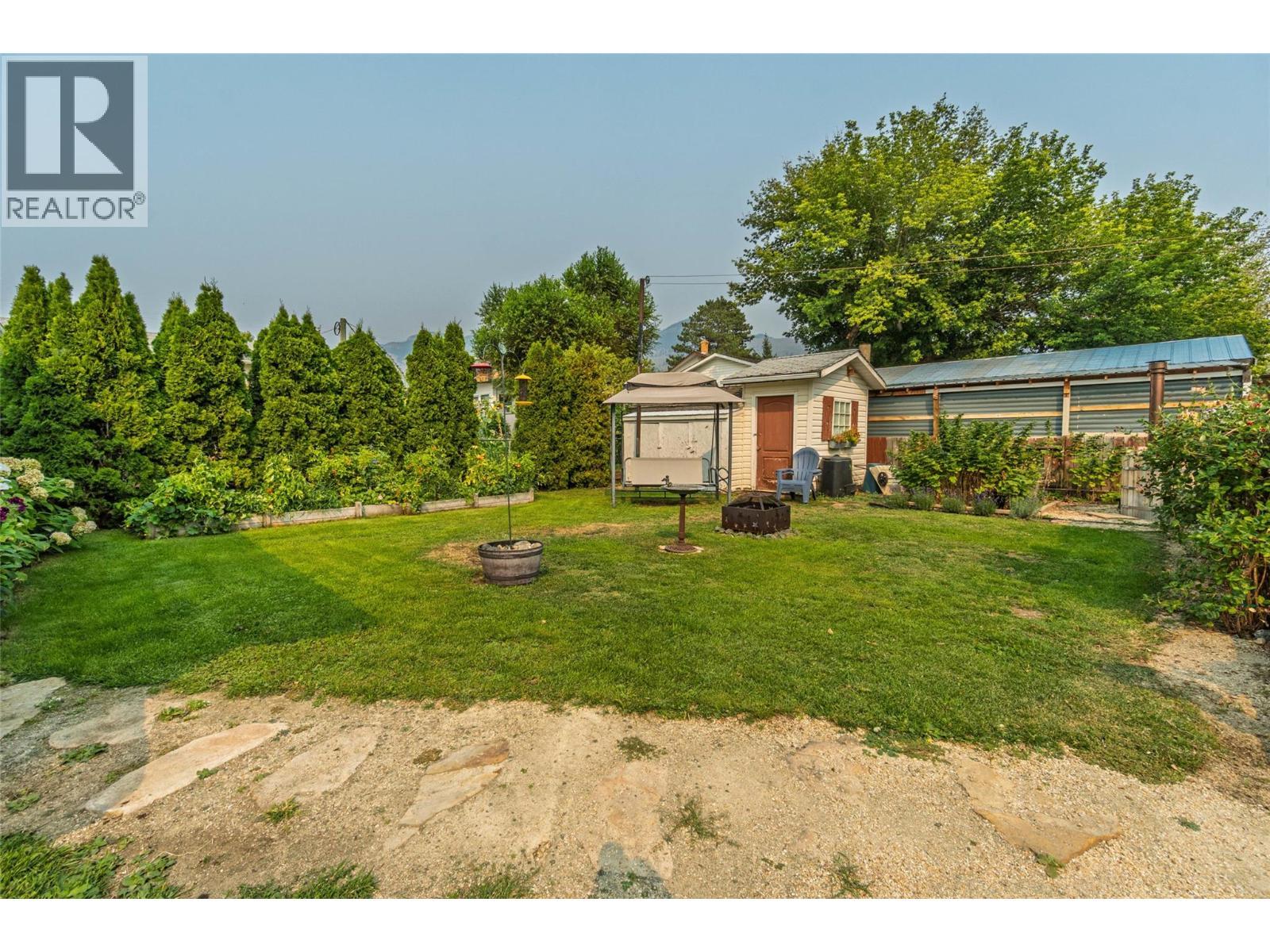 520 3Rd Avenue, Keremeos, BC - Outdoor