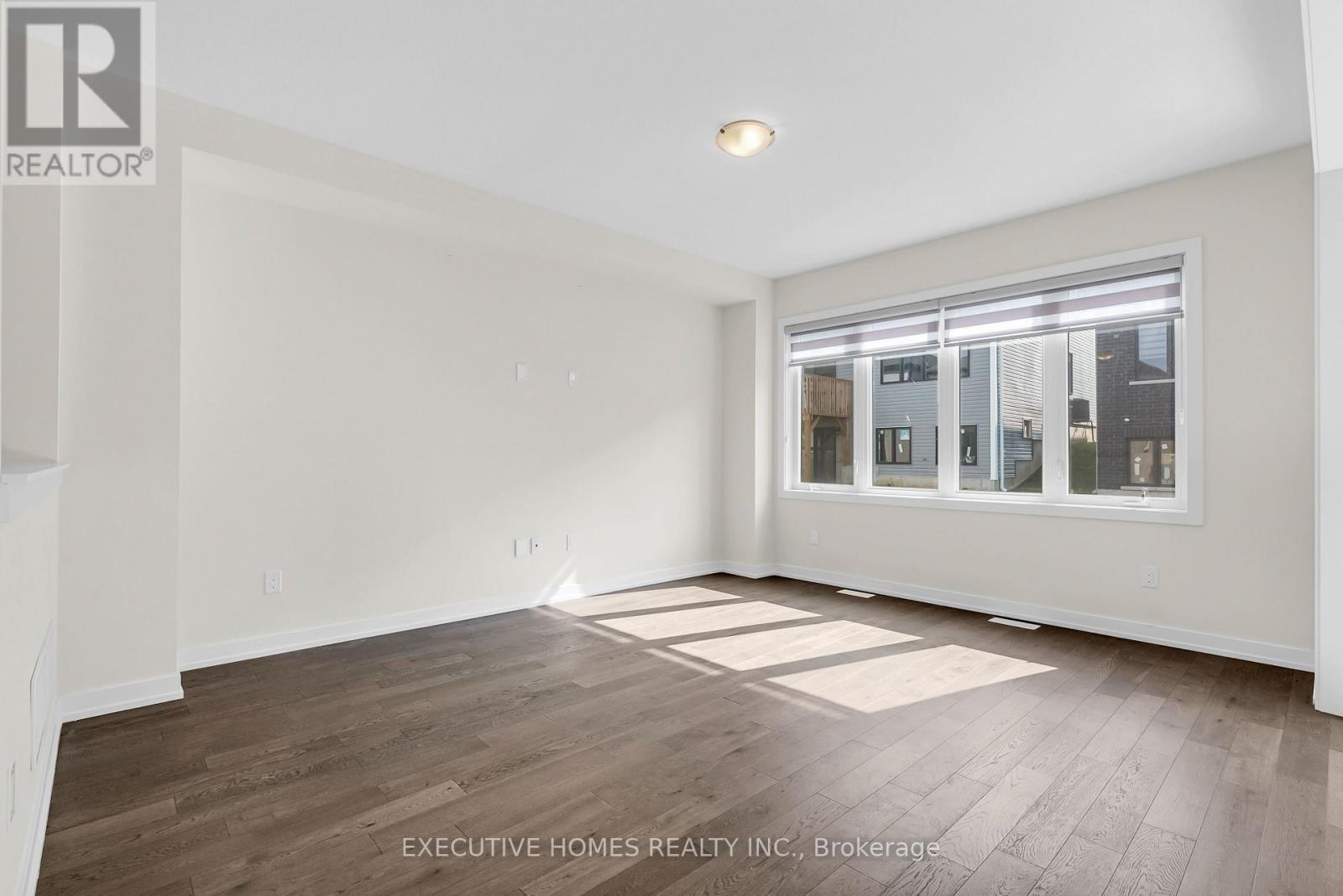 170 Lilac Circle, Haldimand, ON - Indoor Photo Showing Other Room