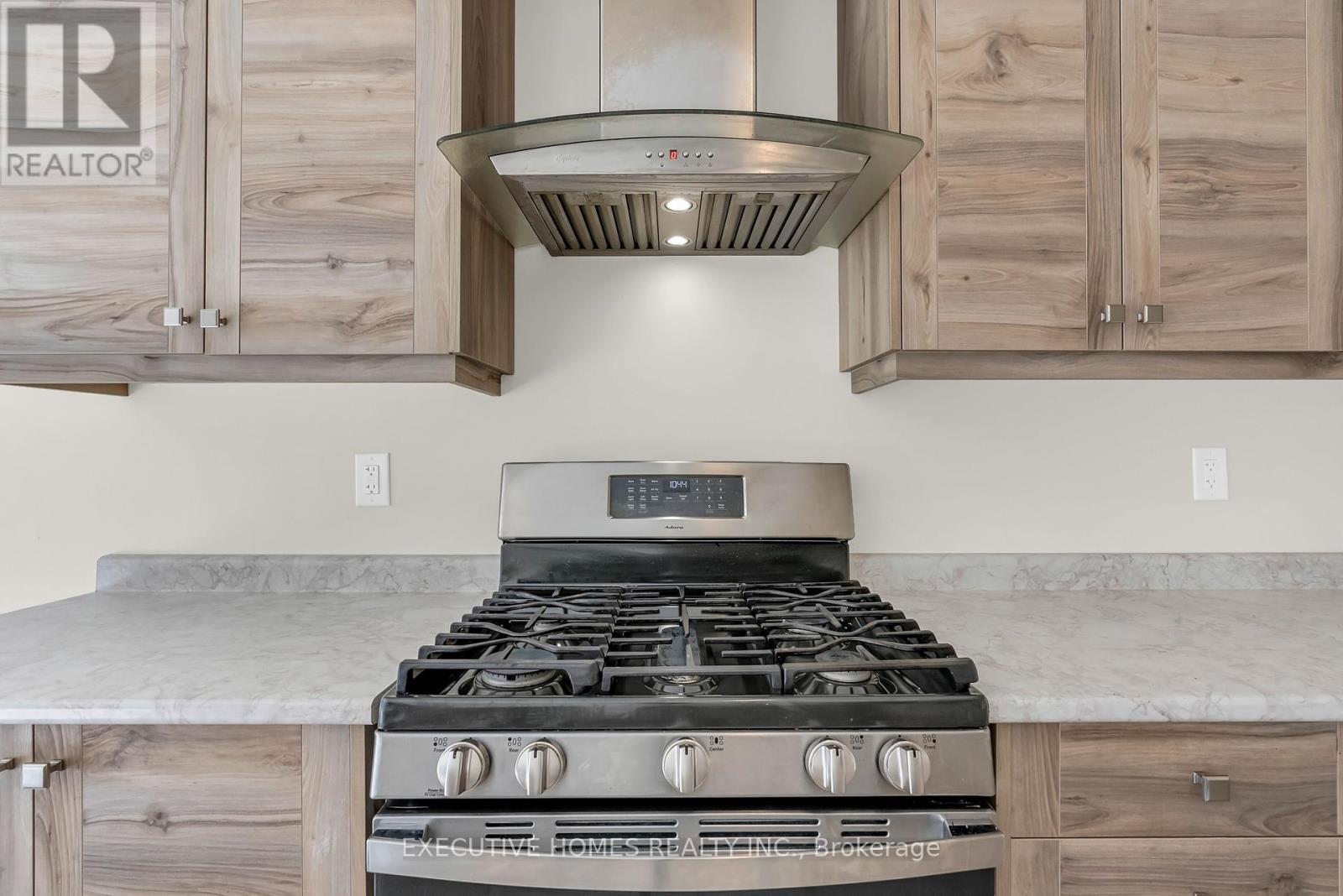 170 Lilac Circle, Haldimand, ON - Indoor Photo Showing Kitchen