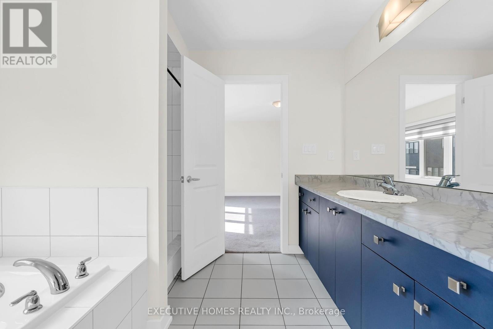 170 Lilac Circle, Haldimand, ON - Indoor Photo Showing Bathroom