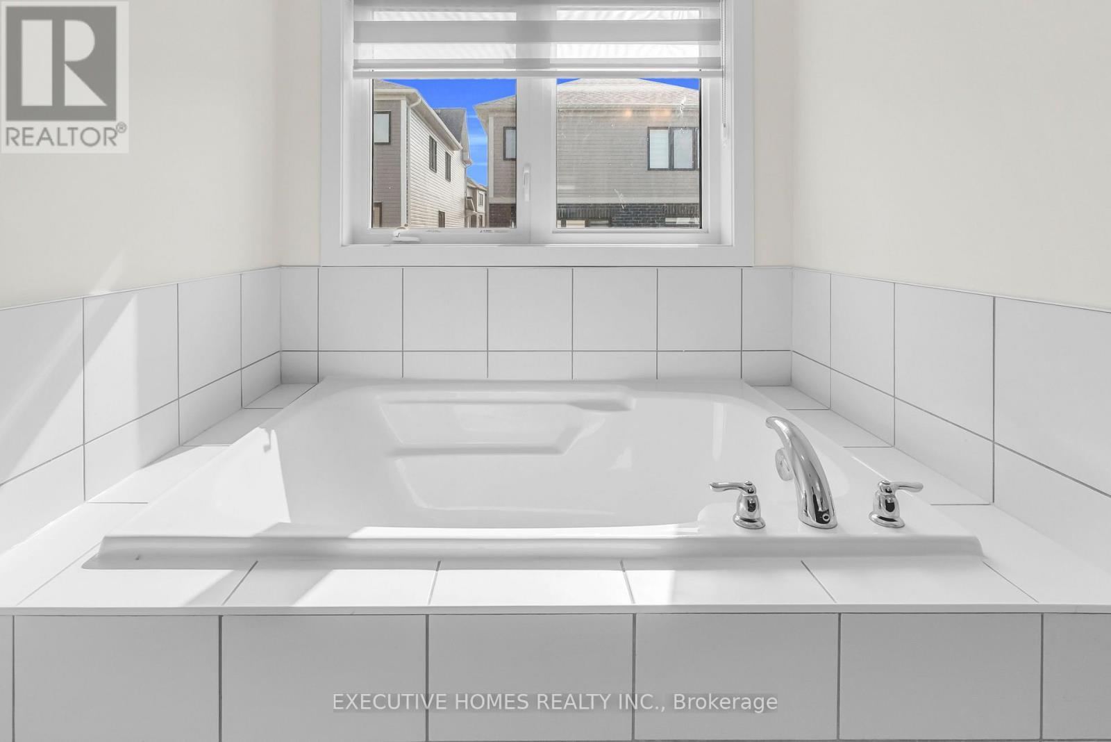 170 Lilac Circle, Haldimand, ON - Indoor Photo Showing Bathroom