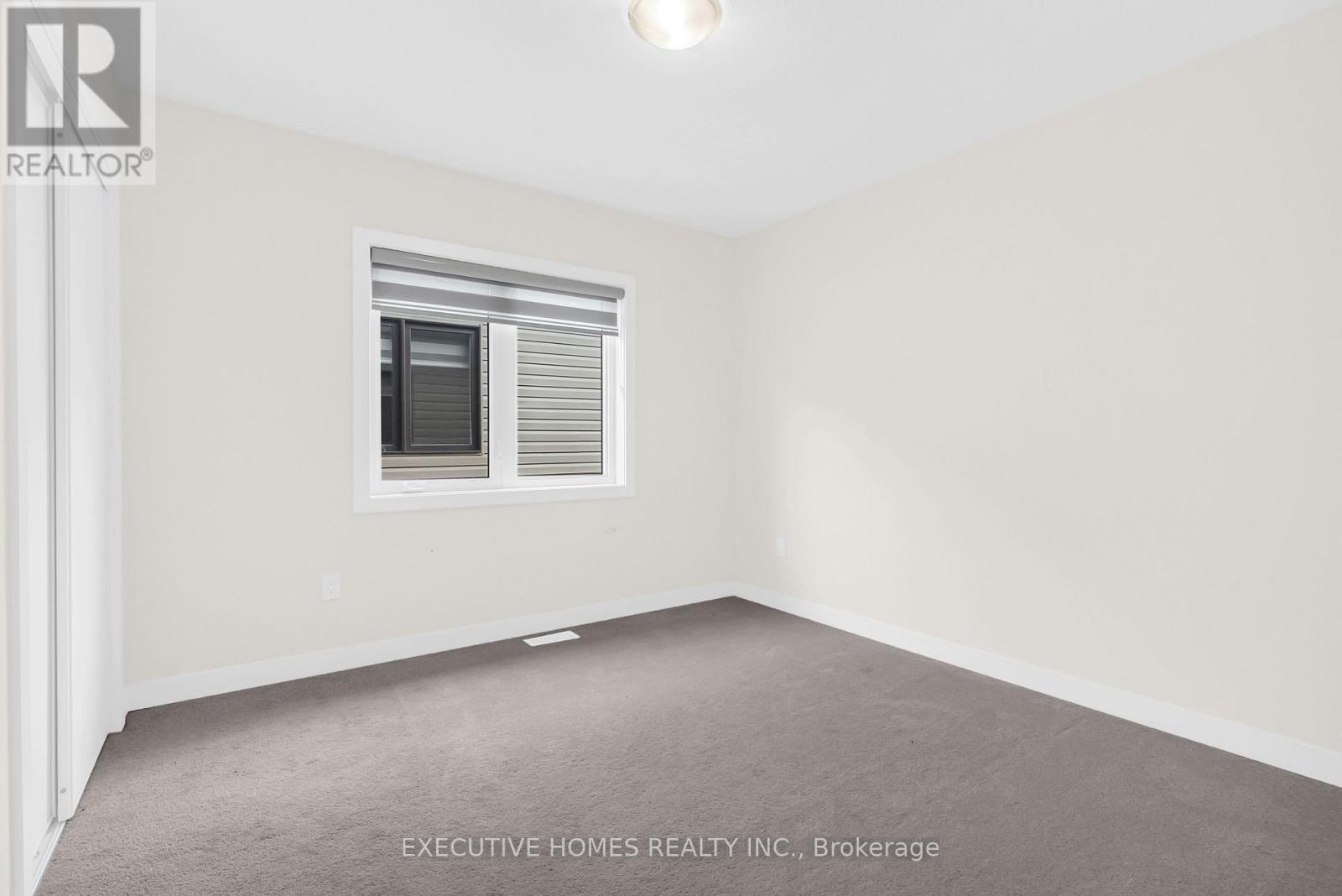 170 Lilac Circle, Haldimand, ON - Indoor Photo Showing Other Room