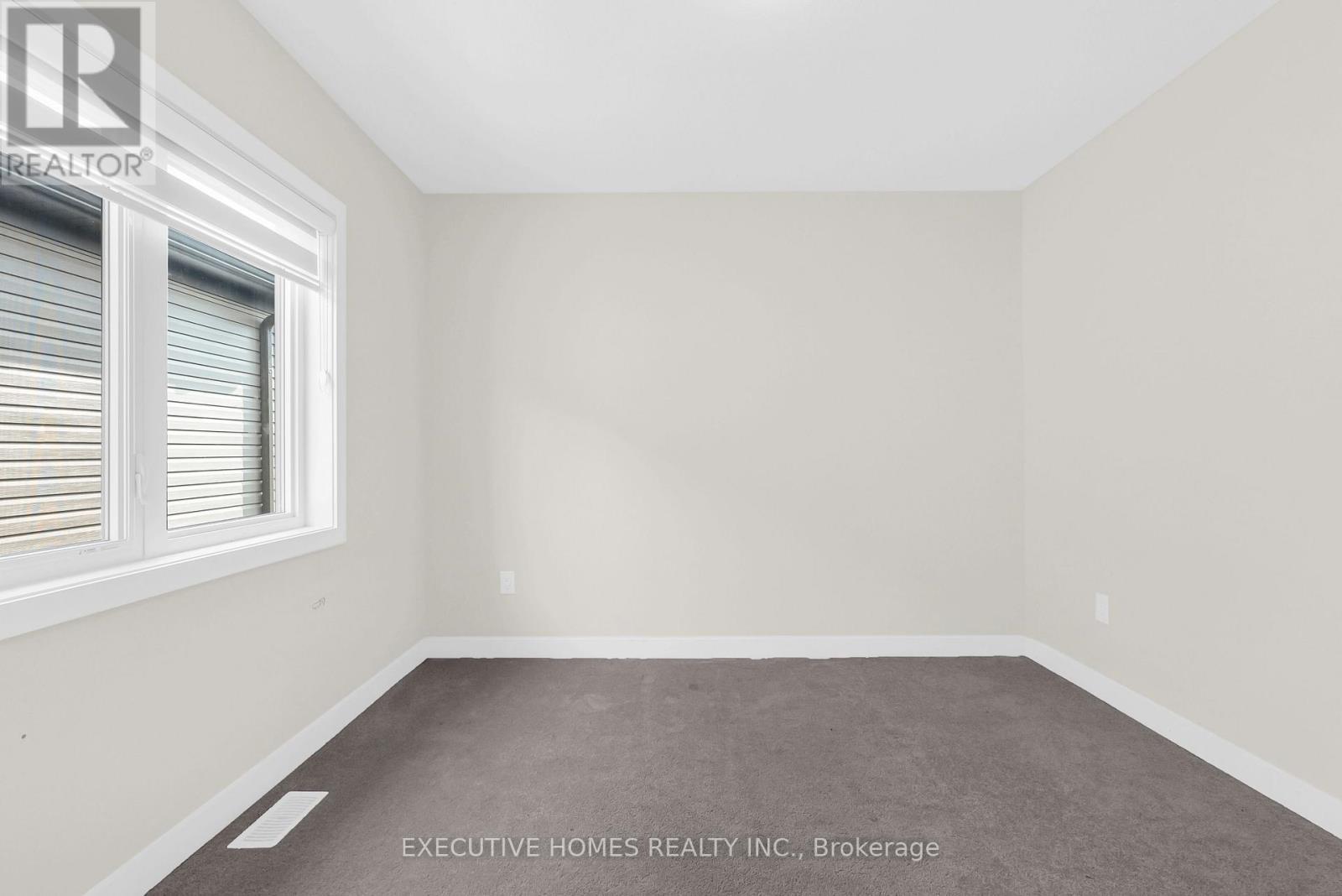 170 Lilac Circle, Haldimand, ON - Indoor Photo Showing Other Room