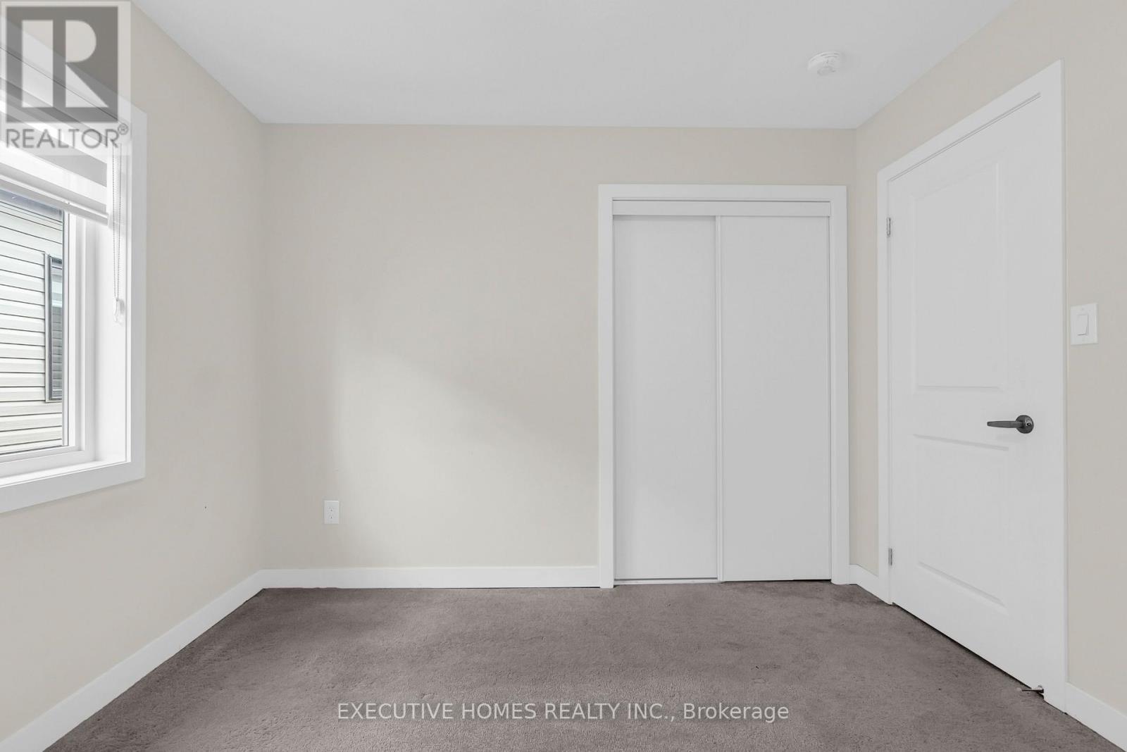 170 Lilac Circle, Haldimand, ON - Indoor Photo Showing Other Room