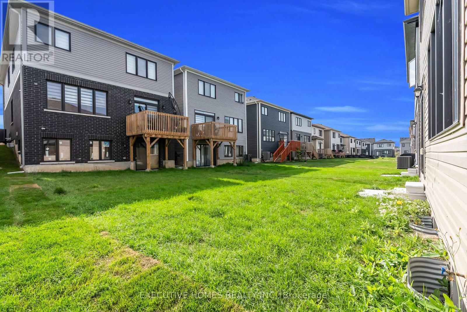 170 Lilac Circle, Haldimand, ON - Outdoor With Exterior