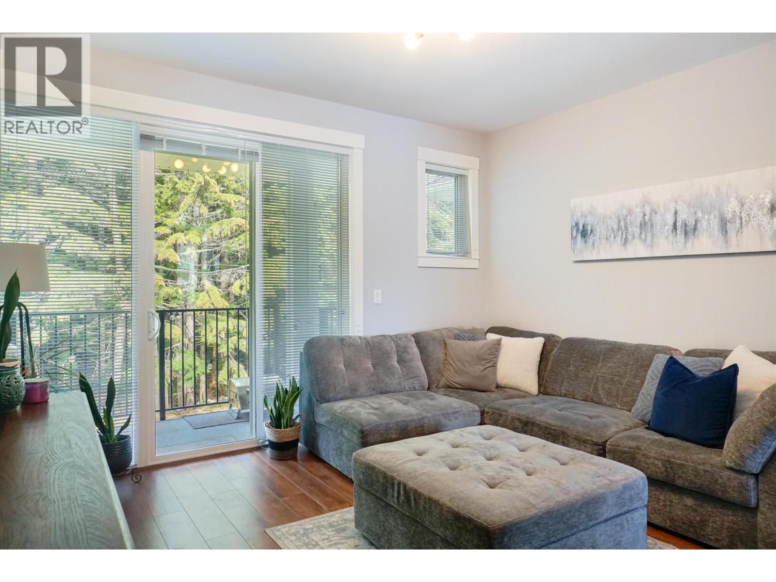 307 110 Baxter Avenue, Kitimat, BC - Indoor Photo Showing Living Room