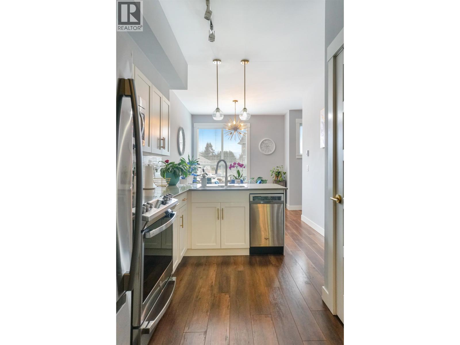 307 110 Baxter Avenue, Kitimat, BC - Indoor Photo Showing Kitchen With Upgraded Kitchen