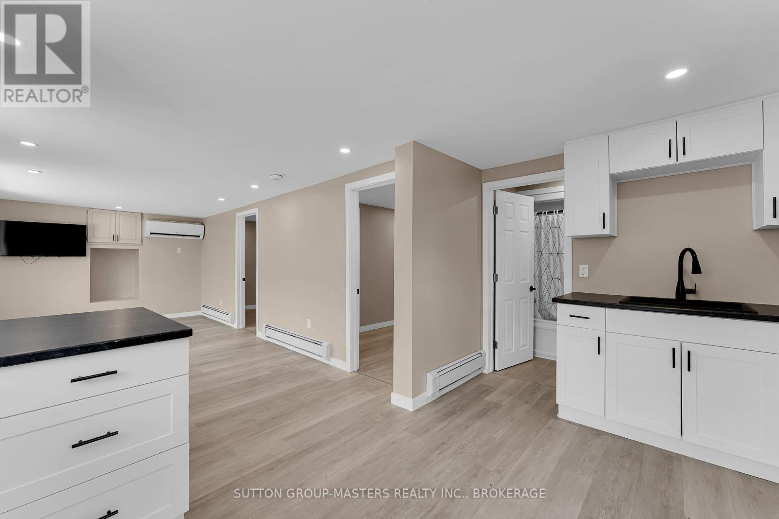 Unit - 45 Quabbin Road, Front Of Yonge, ON - Indoor Photo Showing Kitchen