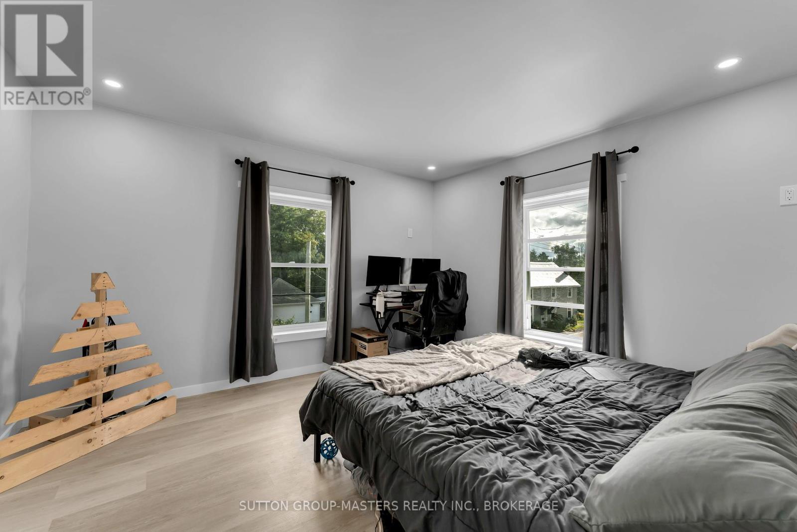 Unit 2 - 45 Quabbin Road, Front Of Yonge, ON - Indoor Photo Showing Bedroom