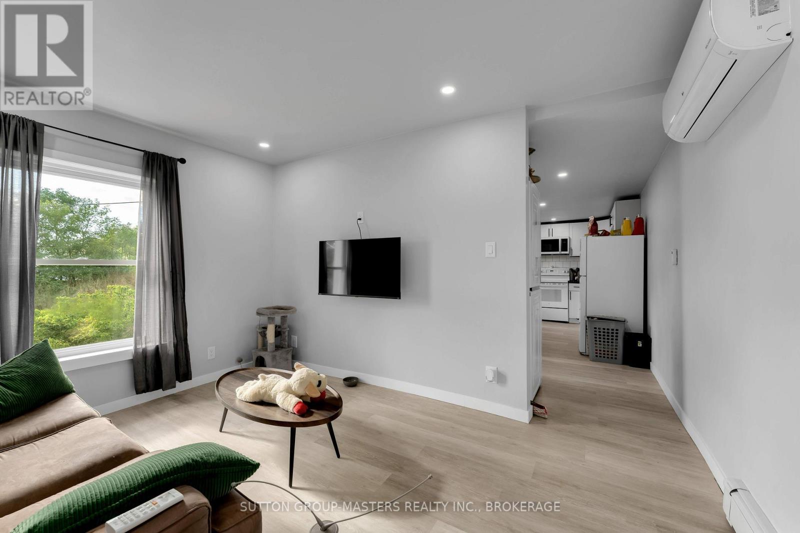 Unit 2 - 45 Quabbin Road, Front Of Yonge, ON - Indoor Photo Showing Other Room