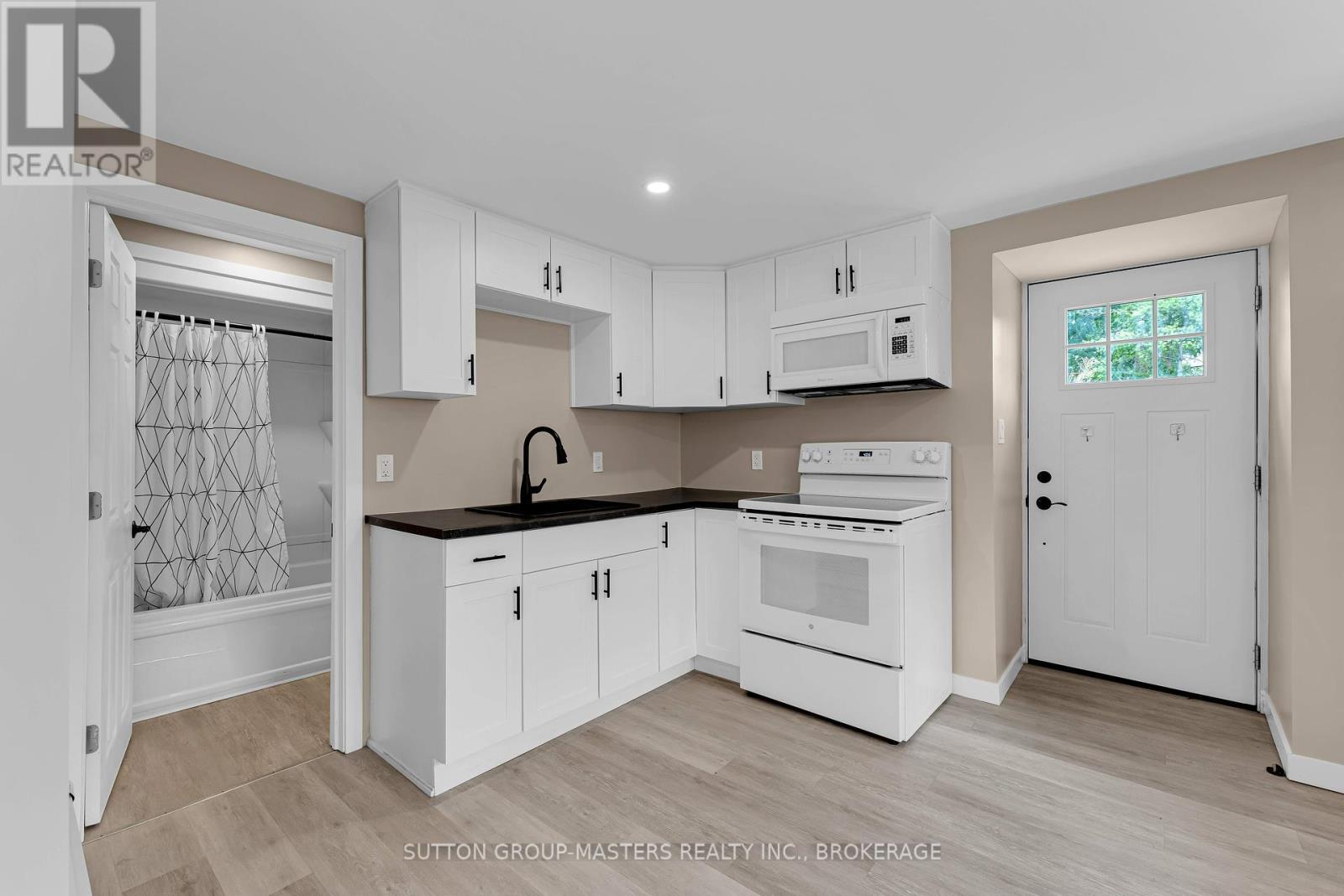 Unit 4 - 45 Quabbin Road, Front Of Yonge, ON - Indoor Photo Showing Kitchen