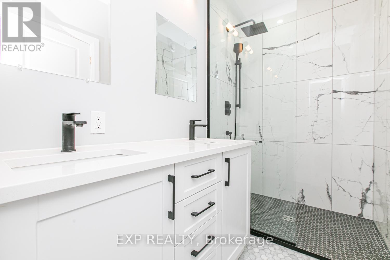 196 Powell Avenue, Ottawa, ON - Indoor Photo Showing Bathroom